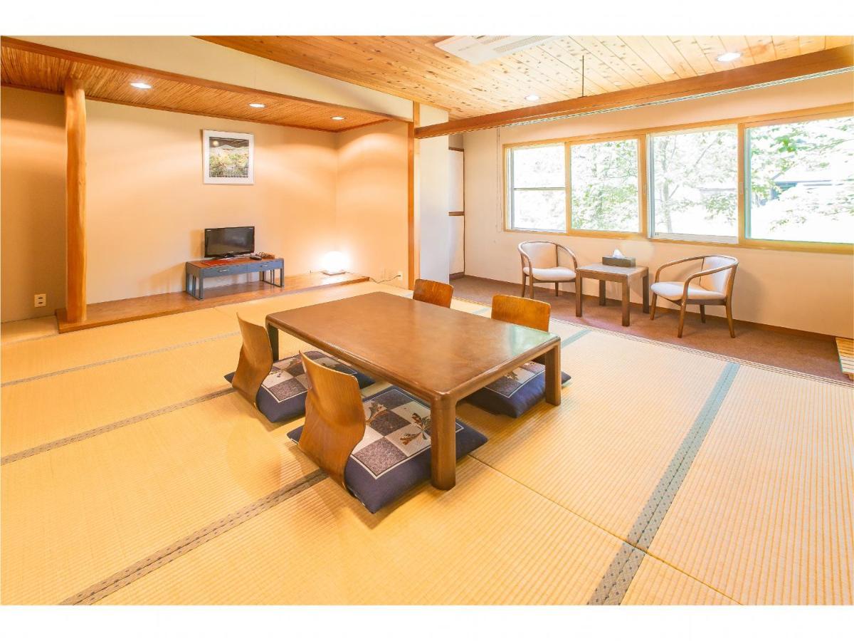 Nomad Hakuba Acomodação com café da manhã Exterior foto